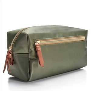 MACYS TOILETRY BAG